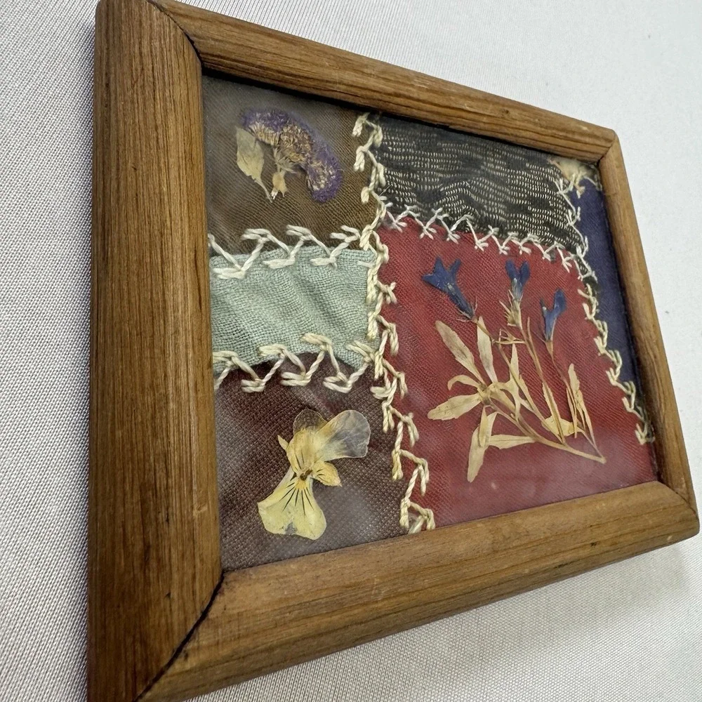 3x5 Vintage Cloth & Dried Flowers In‎ Frame